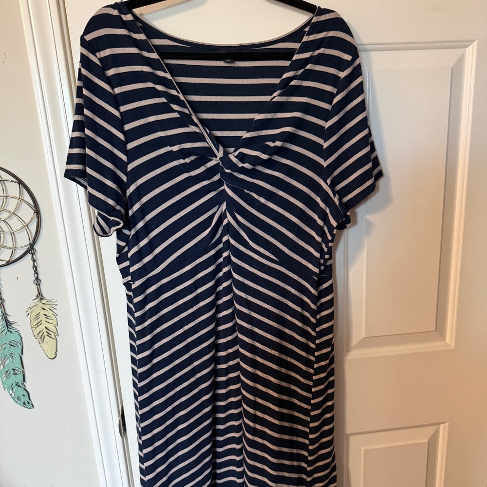 Torrid Navy Striped VNeck Twist Dress - Like New!!